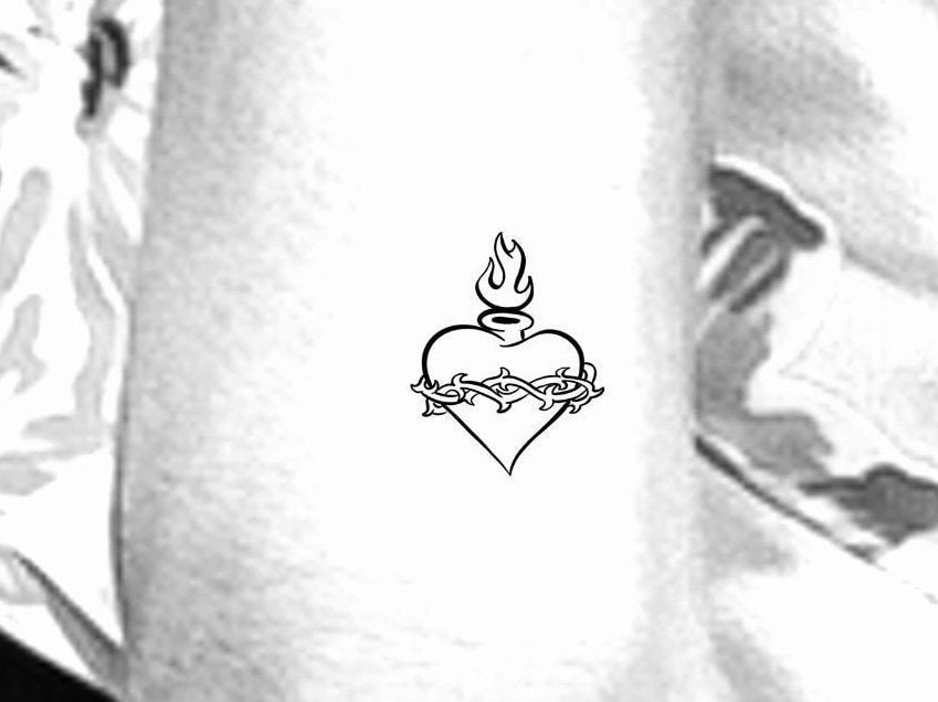 Heiliges Herz Temporäres Tattoo von LittleCuteTattoo