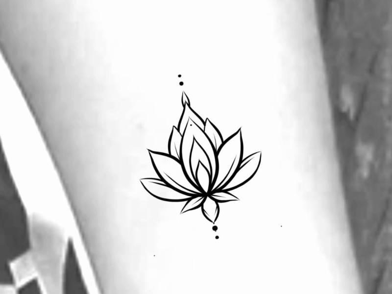 Lotus Temporäres Tattoo/Florales Kleine Linie von LittleCuteTattoo