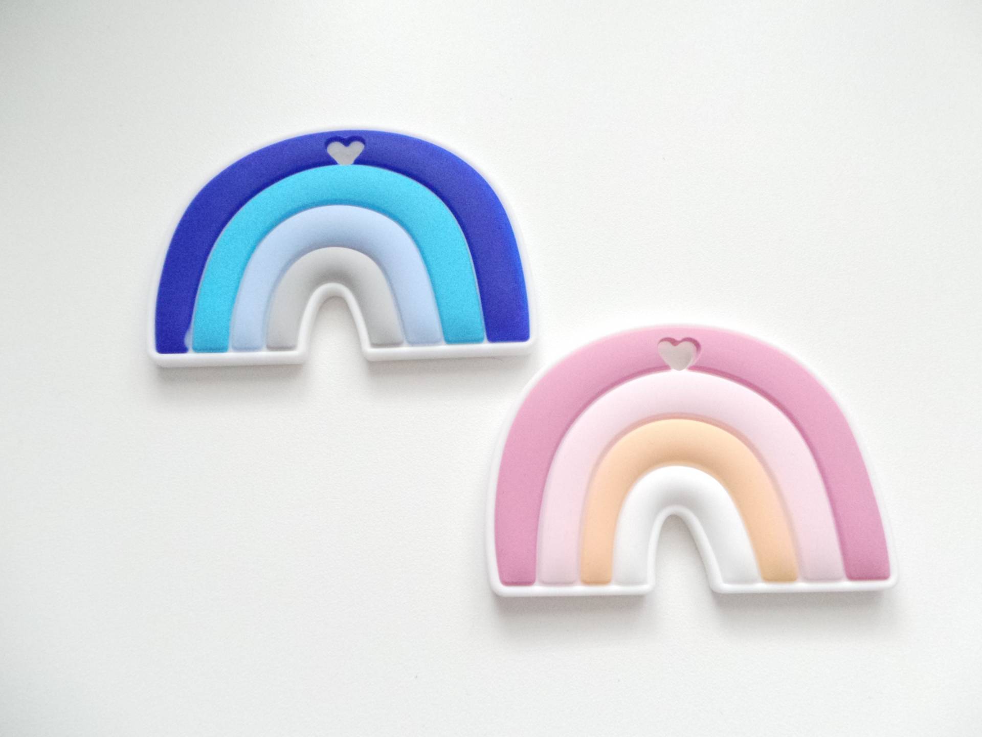 Regenbogen Beißer - Silikon Beiß Spielzeug Soother Toy von LittleDuckyuk