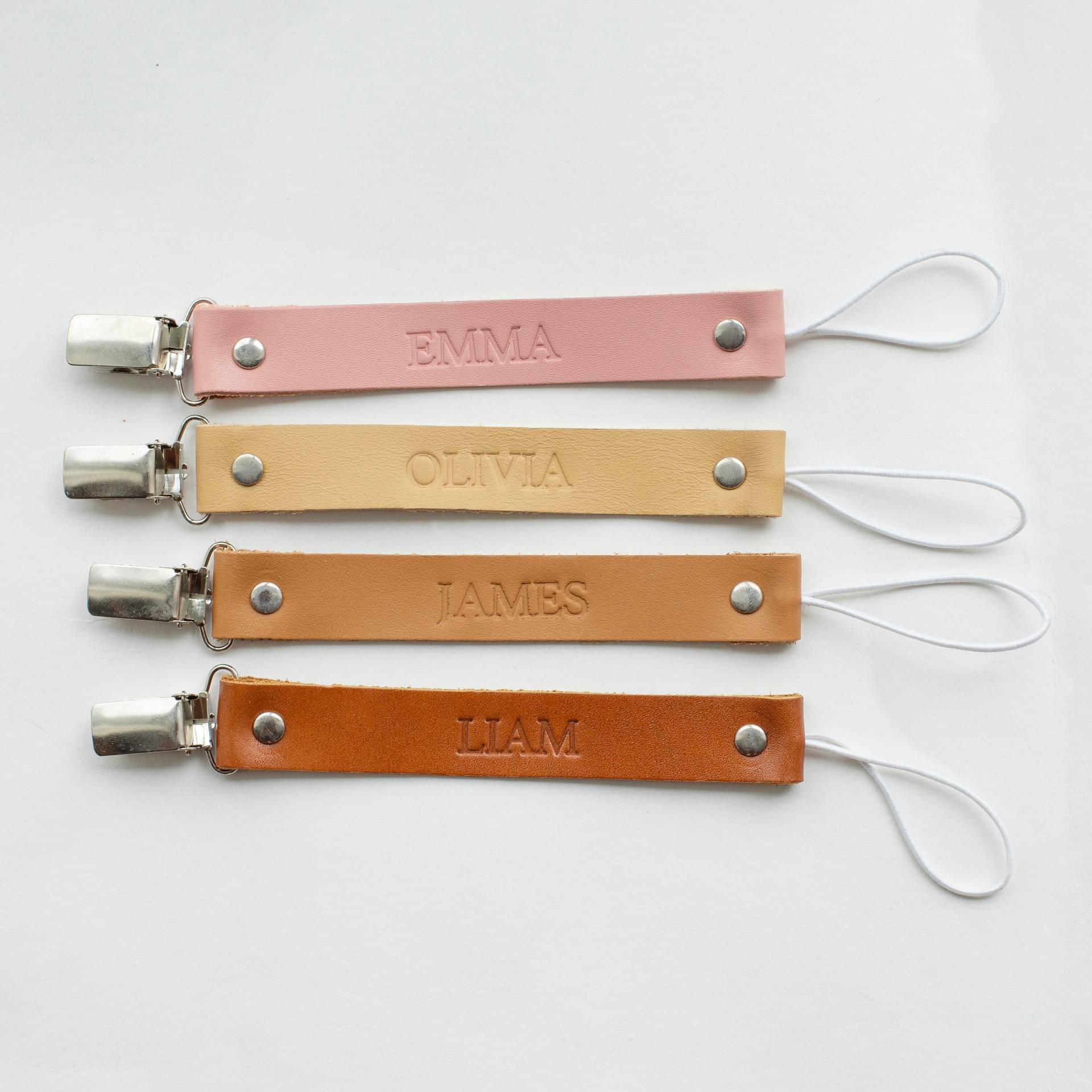 Personalisierung Schnuller Leder Name Clip, Binky Clip Halter, Kette, Baby, Junge, Mädchen, Leinen Personalisierung Schnuller Leder Name Clip, Binky Clip Halter, Kette, Baby, Junge, Mädchen, Leinen von LittleandBee