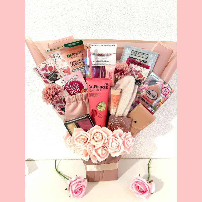 Geschenkset Geschenkstrauß Valentinstag Besonderes Geschenk Freundin Mutter Schwester Tochter Beauty Bouquet Schmuck Herz Rosen von LivskleinesAtelier