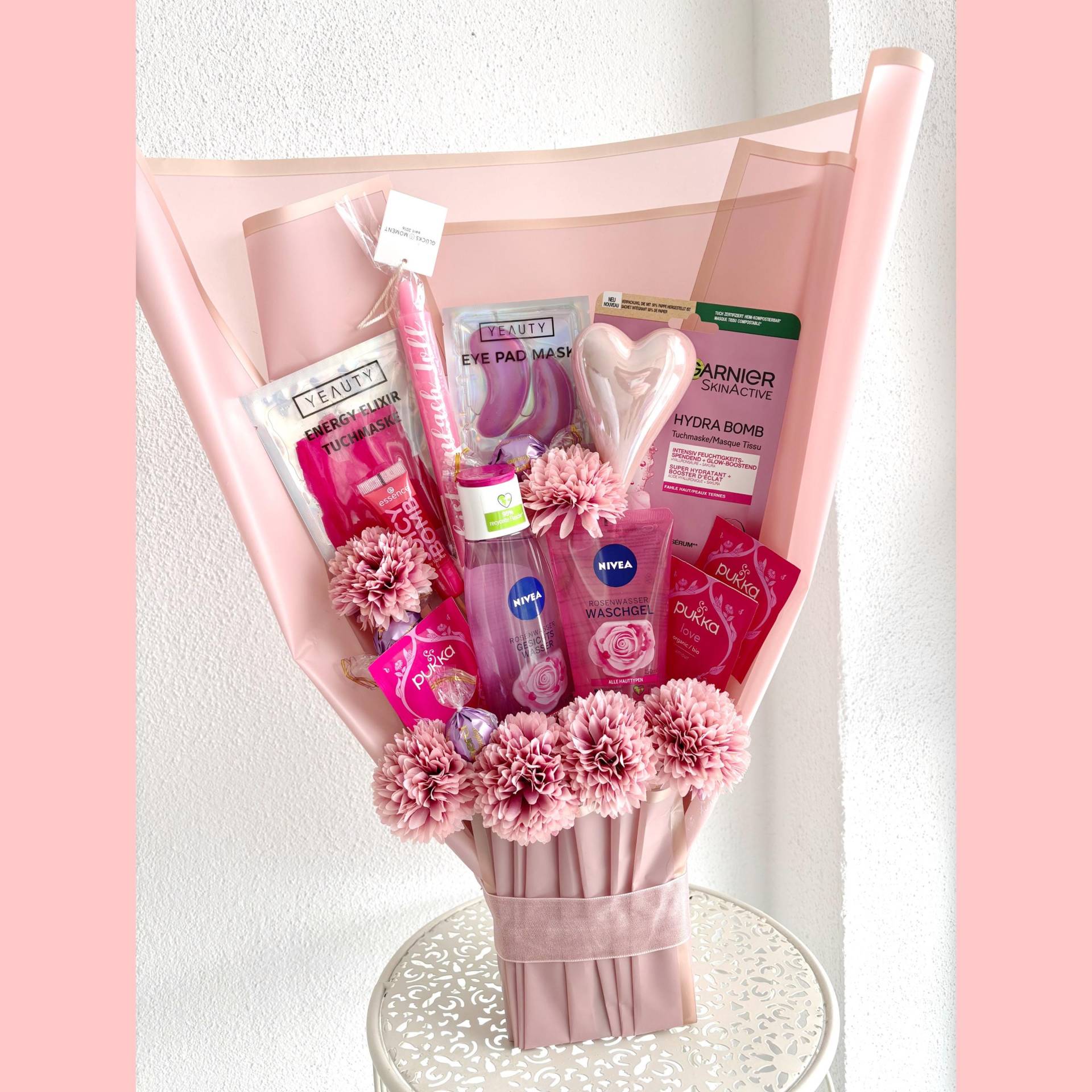Geschenkset Geschenkstrauß Valentinstag Mutter Schwester Tochter Freundin Beauty Bouquet Rosen Geburtstag Besonderes Geschenk Kollegin Geschenkset Geschenkstrauß Valentinstag Mutter Schwester Tochter Freundin Beauty Bouquet Rosen Geburtstag Besonderes Geschenk Kollegin von LivskleinesAtelier