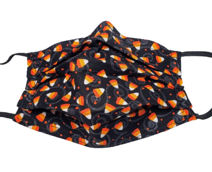 Funkelnde Candy Corn Maske Verstellbare Wiederverwendbare Gesichtsmaske Mit Nasennadel Draht Und Filterfach 100% Baumwolle Doppellagig Funkelnde Candy Corn Maske Verstellbare Wiederverwendbare Gesichtsmaske Mit Nasennadel Draht Und Filterfach 100% Baumwolle Doppellagig von LochNessLocker