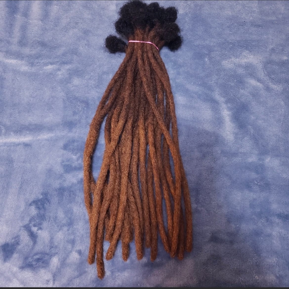 35 Stk. 14" 0, 6cm 100% Echthaar Dreadlocs Haarverlängerungen Handgefertigt 35 Stk. 14" 0, 6cm 100% Echthaar Dreadlocs Haarverlängerungen Handgefertigt von Locsbyindra