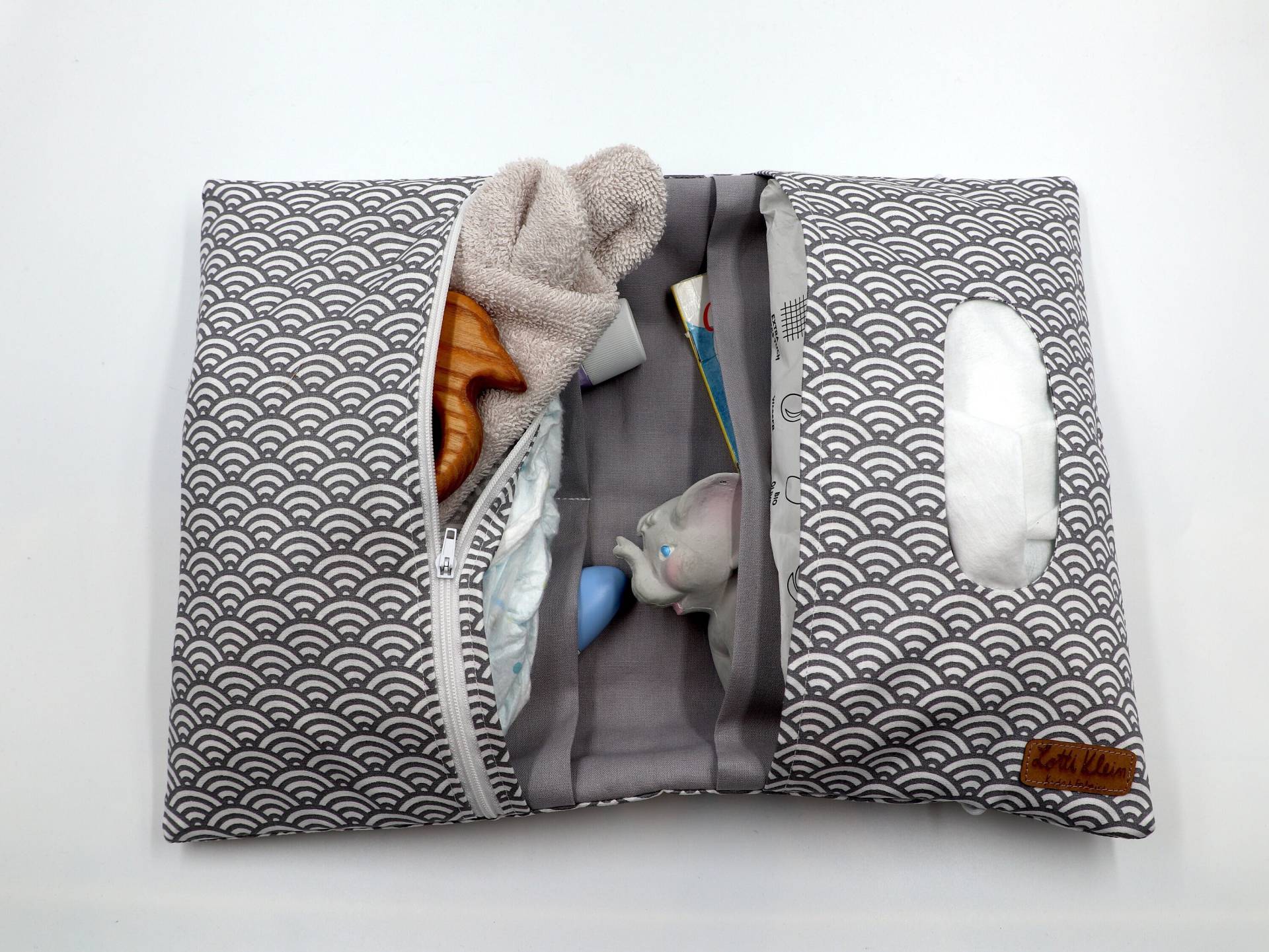 Windeltasche Personalisiert Mit Namen "Grey Wave" Windeltasche Personalisiert Mit Namen "Grey Wave" von LottiKleinShop