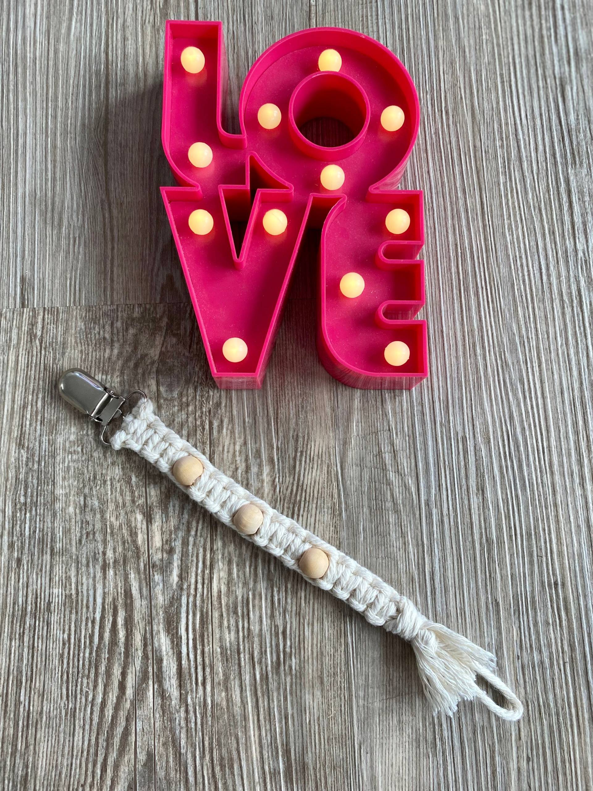 Baby Schnullerkette Makramee Babygeschenk Geburtsgeschenk Baby Schnullerkette Makramee Babygeschenk Geburtsgeschenk von LoucraftKnotenliebe