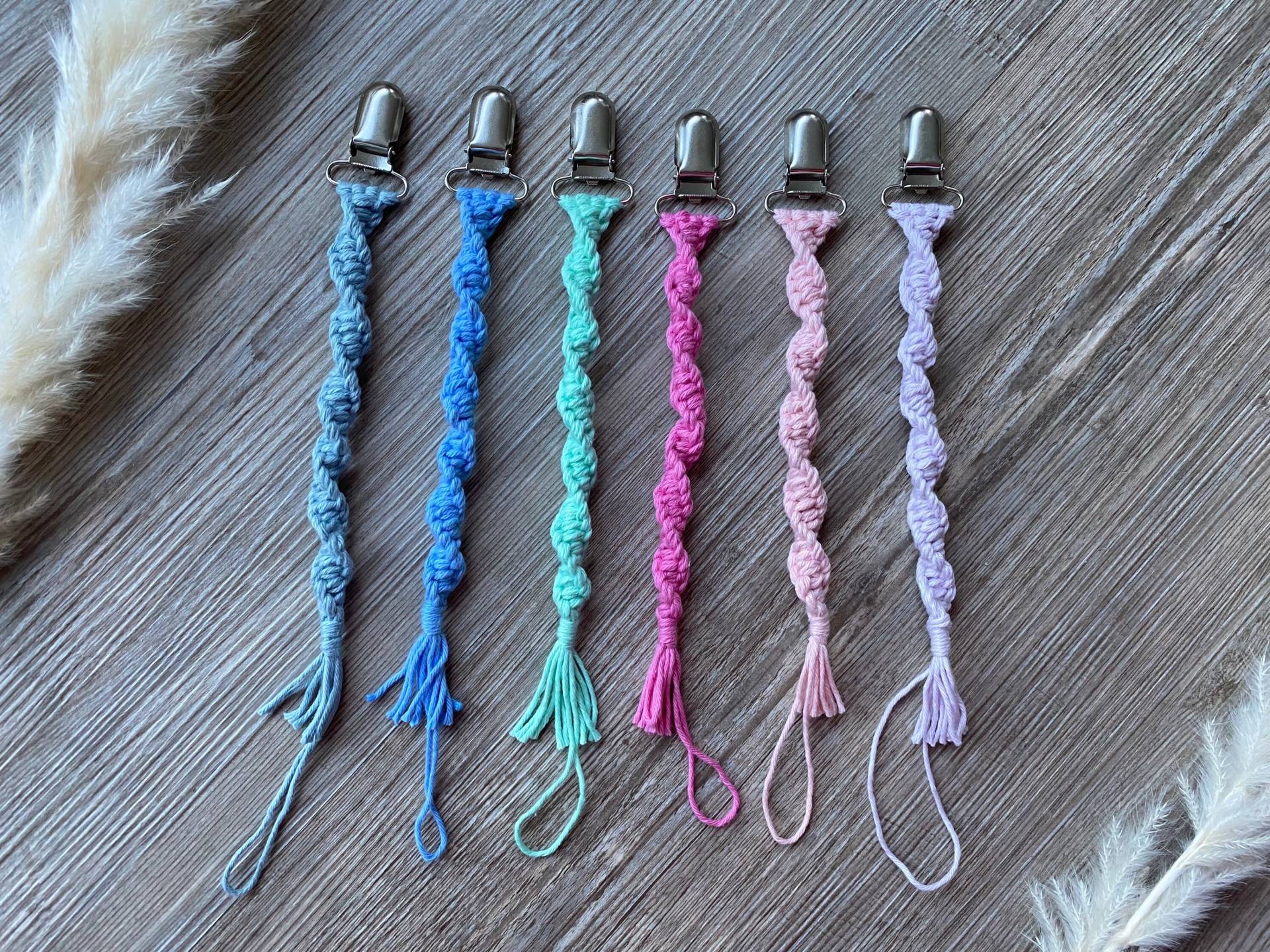 Baby Schnullerkette Twist Bunt Makramee Boho Bohostyle Babygeschenk Geschenk Geburt Geburtsgeschenk Baby Schnullerkette Twist Bunt Makramee Boho Bohostyle Babygeschenk Geschenk Geburt Geburtsgeschenk von LoucraftKnotenliebe