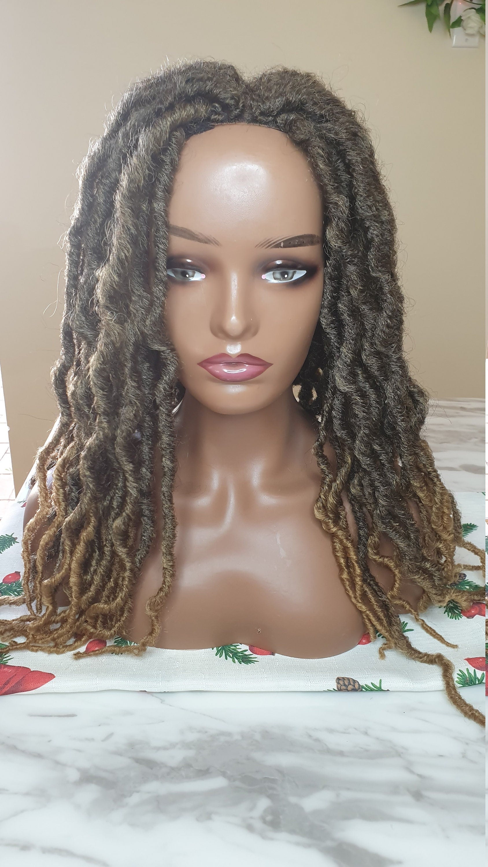 Freetress Locs Gehäkelte Perücke/Faux Perücke/18Inches Wig/Crochet Wig Freetress Locs Gehäkelte Perücke/Faux Perücke/18Inches Wig/Crochet Wig von LouiseHairFeel