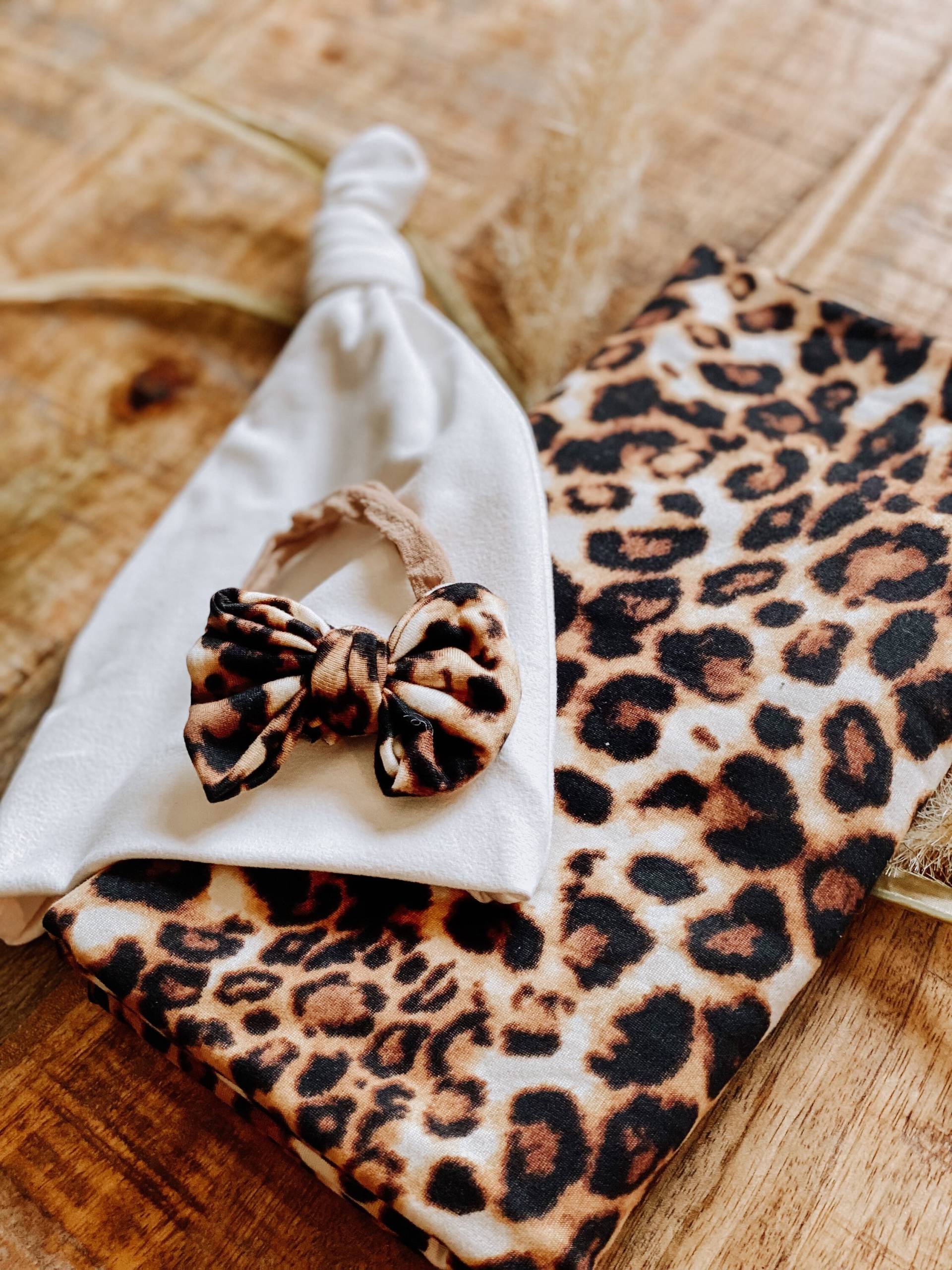 Leoparden Kuscheldecke Und Stirnband Set, Baby Swaddle Leoparden Kuscheldecke Und Stirnband Set, Baby Swaddle von LuandLimmie