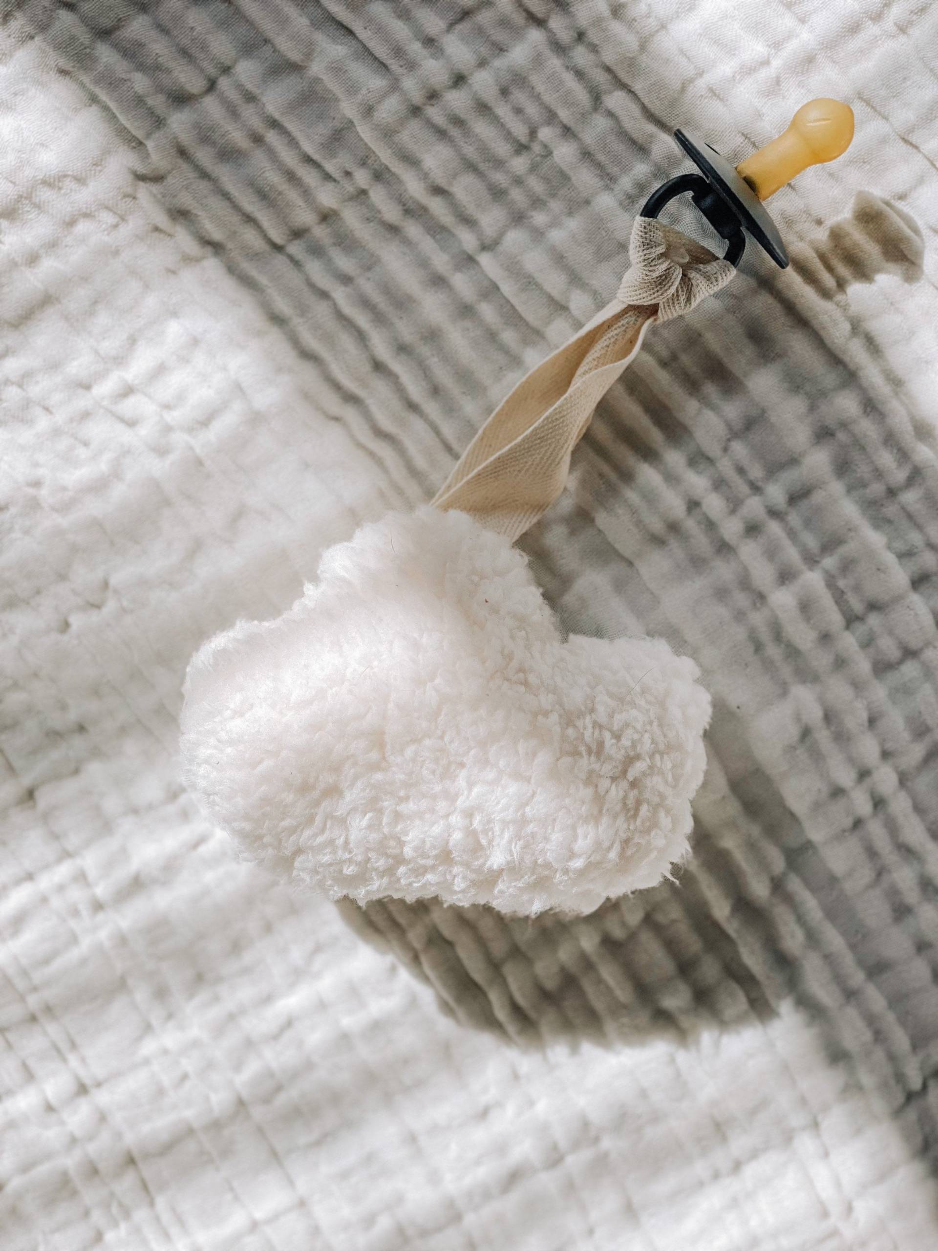 Wolke Schnullerhalter Clip | Binky Teddy Sherpa Paci Kuscheltier von LuandLimmie