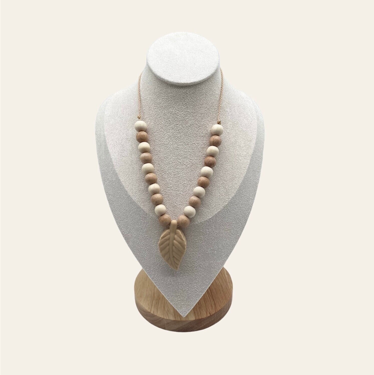 Halskette Für Mamis, Stillkette Aus Holz Und Silikon, Länge Variabel Einstellbar Halskette Für Mamis, Stillkette Aus Holz Und Silikon, Länge Variabel Einstellbar von LunamiaCH