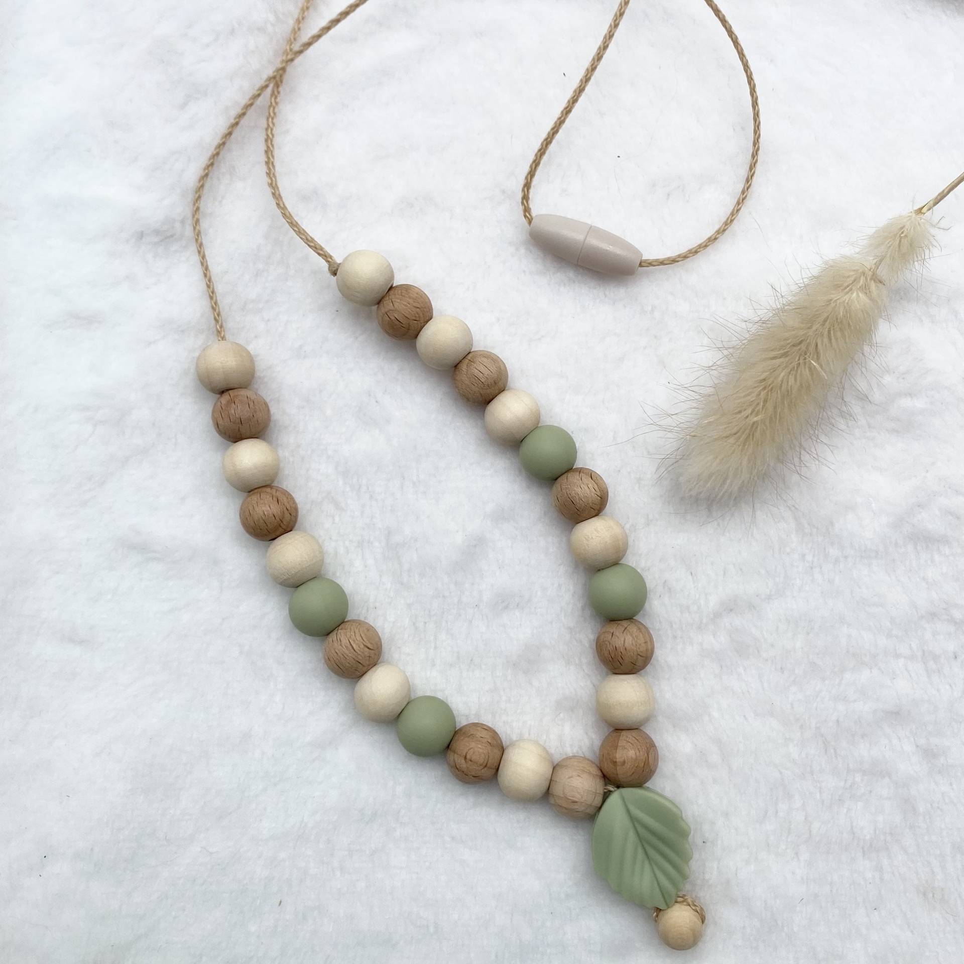 Halskette Für Mamis, Stillkette Aus Holz Und Silikon, Länge Variabel Einstellbar Halskette Für Mamis, Stillkette Aus Holz Und Silikon, Länge Variabel Einstellbar von LunamiaCH