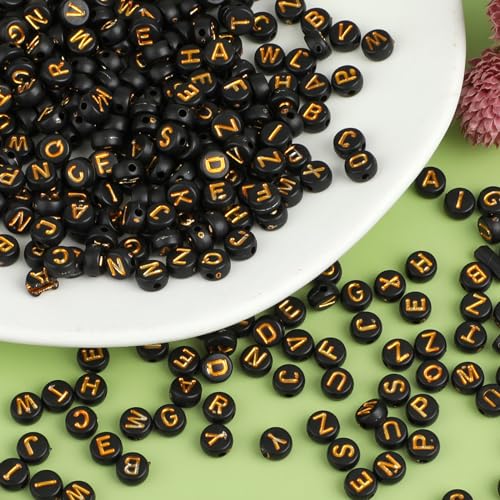 1000 Stück Buchstabenperlen A-Z Bunte Buchstabenperlen 7 mm Acrylperlen Perlen zum Auffädeln für Armbänder Halsketten Schmuck DIY Herstellung(Schwarze Gold) von Lusofie