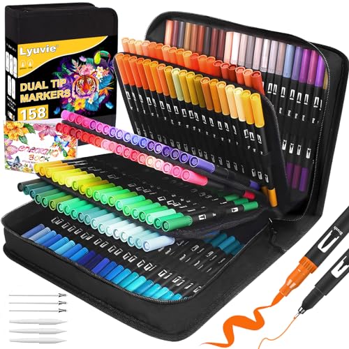 Lyuvie 158 Filzstifte Dual Brush Pen Set-Filzstifte Dicke und Dünne Pinselstifte Fineliner mit Schwarzem Etui,Marker & Filzstifte für Erwachsene Kinder Zeichnen Lettering Skizzieren Weihnachten Lyuvie 158 Filzstifte Dual Brush Pen Set-Filzstifte Dicke und Dünne Pinselstifte Fineliner mit Schwarzem Etui,Marker & Filzstifte für Erwachsene Kinder Zeichnen Lettering Skizzieren Weihnachten von Lyuvie