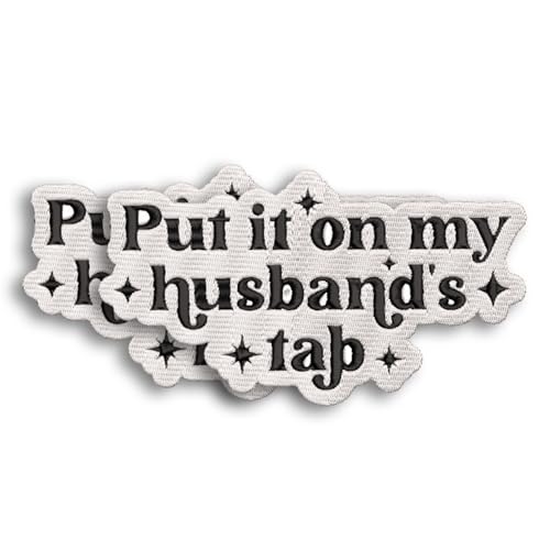 MAIANEY Aufnäher mit Aufschrift "Put It On My Husband's Tab", 7,6 cm, lustig, für Ehemann, Ehefrau, Ehe, zum Aufbügeln oder Aufnähen, bestickte Aufnäher für Kleidung, Accessoires, Applikation für MAIANEY Aufnäher mit Aufschrift "Put It On My Husband's Tab", 7,6 cm, lustig, für Ehemann, Ehefrau, Ehe, zum Aufbügeln oder Aufnähen, bestickte Aufnäher für Kleidung, Accessoires, Applikation für von MAIANEY