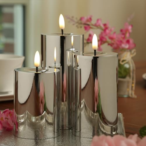 MARELIDA LED Kerzen silber glänzend festliche Kunststoff Stumpenkerze mit Timer flackernd Batterieberieben für Innenbereich Kerzenset(D: 7,5cm - 3er Set) von MARELIDA