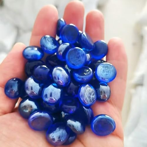 Glasmurmeln, flache Mini-Glasperlen ~ 100 Stück für Vasenfüller, Blumenboden, Mancala-Edelsteine, Kieselsteine, Aquarium-Steine für Tisch, Aquarium, Heimdekoration, Bastelbedarf (dunkelblau, 0,5 kg) Glasmurmeln, flache Mini-Glasperlen ~ 100 Stück für Vasenfüller, Blumenboden, Mancala-Edelsteine, Kieselsteine, Aquarium-Steine für Tisch, Aquarium, Heimdekoration, Bastelbedarf (dunkelblau, 0,5 kg) von MBKHFLL