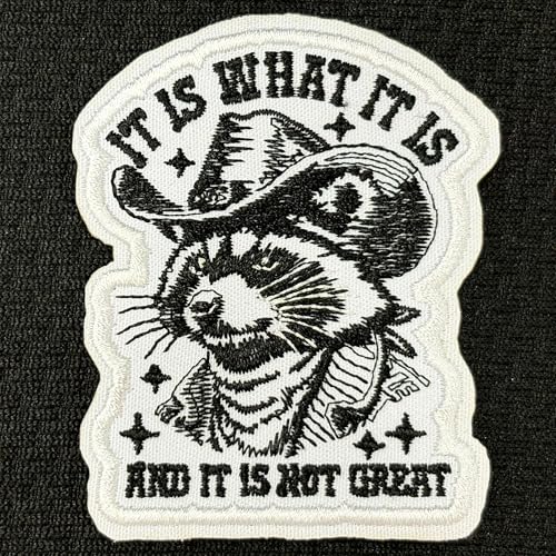Lustiger Cowboy-Waschbär-Aufnäher mit Aufschrift "It is What It is and Its No Great", bestickt, für Rucksack, Hut, Jacken, zum Aufbügeln oder Aufnähen, Uniform, DIY, Stickerei, PVC-Flicken, Geschenk Lustiger Cowboy-Waschbär-Aufnäher mit Aufschrift "It is What It is and Its No Great", bestickt, für Rucksack, Hut, Jacken, zum Aufbügeln oder Aufnähen, Uniform, DIY, Stickerei, PVC-Flicken, Geschenk von MEIHKBEC