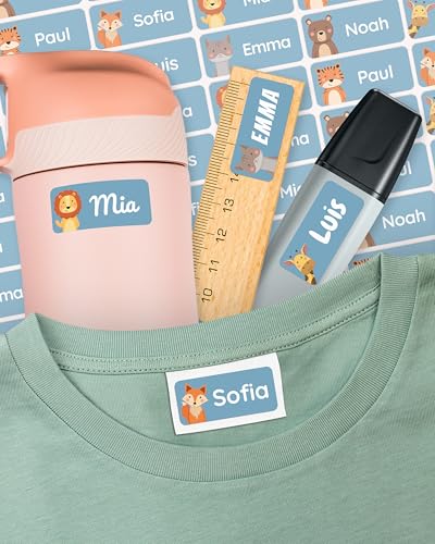 melu kids® Namensaufkleber für Kinder - Kleidung & Gegenstände (120 Stück) Kita/Schule - Namensschilder für Kleidung waschmaschinenfest und personalisiert (blau) von MELU Kids