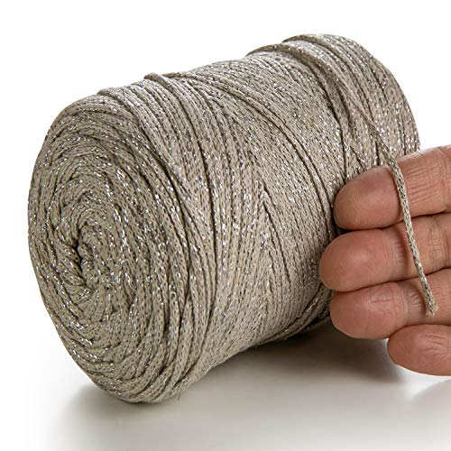 MeriWoolArt® Metallische Makramee Garn 2mm x 225m Farbig für Schnur Schmuckherstellung, Makramee Accessoires Schmuck - Boho Makramee Seil Garn - Glanz Lurex Recyceltes Baumwollgarn (Lurex Dunkelbeige) von MERIWOOLART