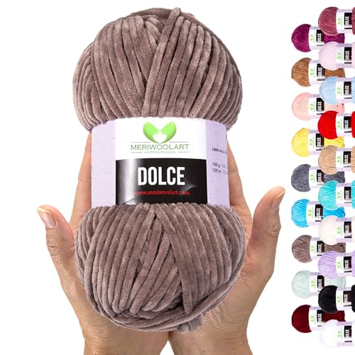 MeriWoolArt Chenille Garn zum Stricken und Häkeln Dunkler Sand - 100 g und 120 m Samt-Wolle - 100% Flauschige Polyester Strickgarn für Amigurumi Kissen Decken weiche Kleidung Geschenke MeriWoolArt Chenille Garn zum Stricken und Häkeln Dunkler Sand - 100 g und 120 m Samt-Wolle - 100% Flauschige Polyester Strickgarn für Amigurumi Kissen Decken weiche Kleidung Geschenke von MERIWOOLART
