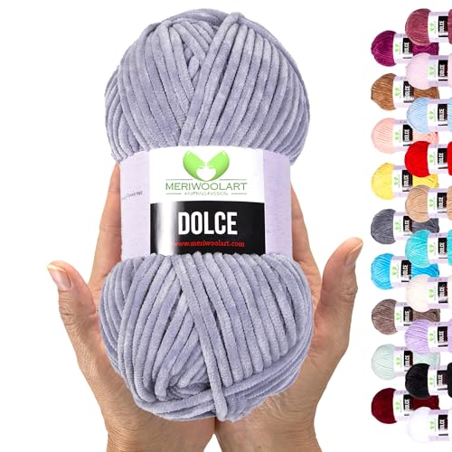 MeriWoolArt Chenille Garn zum Stricken und Häkeln Hellgrau - 100 g und 120 m Samt-Wolle - 100% Flauschige Polyester Strickgarn für Amigurumi Kissen Decken weiche Kleidung Geschenke MeriWoolArt Chenille Garn zum Stricken und Häkeln Hellgrau - 100 g und 120 m Samt-Wolle - 100% Flauschige Polyester Strickgarn für Amigurumi Kissen Decken weiche Kleidung Geschenke von MERIWOOLART