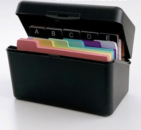 Karteikasten Schwarz, Bunt Liniert, Karteikarten Box,mit Pet klassifizierung karteikarten Aufkleber Lernkarteibox inkl für Unterwegs Lernen Notizen Schulsachen Büro Zuhause Karteikasten Schwarz, Bunt Liniert, Karteikarten Box,mit Pet klassifizierung karteikarten Aufkleber Lernkarteibox inkl für Unterwegs Lernen Notizen Schulsachen Büro Zuhause von MERVYNGLYNNHUNTER