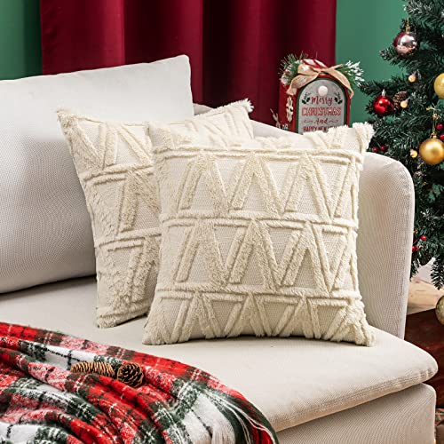 MIULEE 2er Set Weihnachten Wolle Kissenbezüge Dekokissen Polyster Sofakissen Dreieck Weich Couchkissen Kissenbezug Zierkissenbezug mit Verstecktem Reißverschluss für Wohnzimmer Milchweiß 40x40cm MIULEE 2er Set Weihnachten Wolle Kissenbezüge Dekokissen Polyster Sofakissen Dreieck Weich Couchkissen Kissenbezug Zierkissenbezug mit Verstecktem Reißverschluss für Wohnzimmer Milchweiß 40x40cm von MIULEE