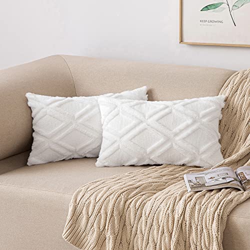 MIULEE Weihnachten 2er Set Kissenbezug Zierkissen Wolle Kissenbezüge Samt Fellkissen kissenhülle kuschelkissen Boho Deko Kissen Flauschig Sofakissen Dekokissen für Sofa Wohnzimmer 40x60 cm Weiß von MIULEE
