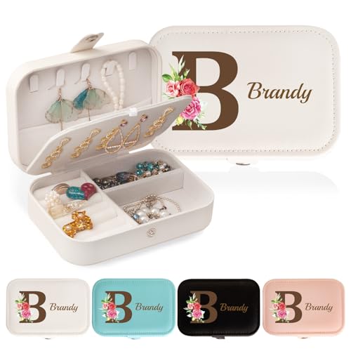 MJARTORIA Personalisiert Schmuckkästchen Klein Reise für Mädchen Damen, Schmuckschatulle Schmuckaufbewahrung mit Name Geburtstagsblume Initiale A bis Z für Ohrringe Kette Ringe Armband MJARTORIA Personalisiert Schmuckkästchen Klein Reise für Mädchen Damen, Schmuckschatulle Schmuckaufbewahrung mit Name Geburtstagsblume Initiale A bis Z für Ohrringe Kette Ringe Armband von MJARTORIA