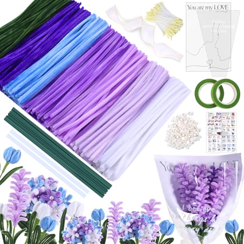 MKLG 385 Stück Pfeifenreiniger Blumen Set, Pfeifenputzer Blumen Zum Basteln, Mit Grüne Blumenstöcke, Klebebandrollen, Klebestifte, Anleitungen, Blumenstraußverpackungen, Bänder, Staubgefäße etc (Lila) MKLG 385 Stück Pfeifenreiniger Blumen Set, Pfeifenputzer Blumen Zum Basteln, Mit Grüne Blumenstöcke, Klebebandrollen, Klebestifte, Anleitungen, Blumenstraußverpackungen, Bänder, Staubgefäße etc (Lila) von MKLG
