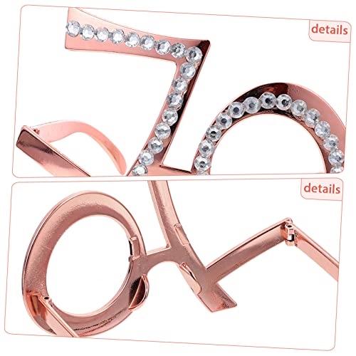 MUCKLILY Geburtstag Partybrille Roségold mit Strass Lustige Geburtstagsdeko und Fotorequisite für Jubiläumsfeier Attraktive Zahlenbrille als Partyaccessoire MUCKLILY Geburtstag Partybrille Roségold mit Strass Lustige Geburtstagsdeko und Fotorequisite für Jubiläumsfeier Attraktive Zahlenbrille als Partyaccessoire von MUCKLILY