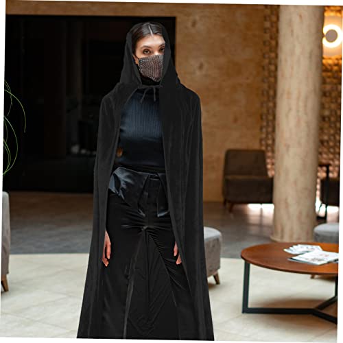 MUCKLILY Halloween Umhang Kapuzen Cape aus Langlebigem Baumwolle für Erwachsene und Schwarzer Samtstoff Langes Gothic Kostüm für Cosplay Masquerade und Party Unisex Karneval Zubehör MUCKLILY Halloween Umhang Kapuzen Cape aus Langlebigem Baumwolle für Erwachsene und Schwarzer Samtstoff Langes Gothic Kostüm für Cosplay Masquerade und Party Unisex Karneval Zubehör von MUCKLILY