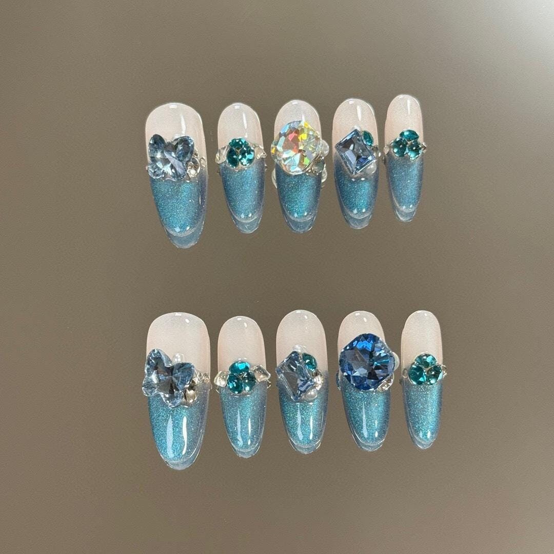 Mermaid Glow Press On Nails Manicure/Reusable/ Medium-Long Almond 24mm Mermaid Glow Press On Nails Manicure/Reusable/ Medium-Long Almond 24mm von MYNAILPRESS