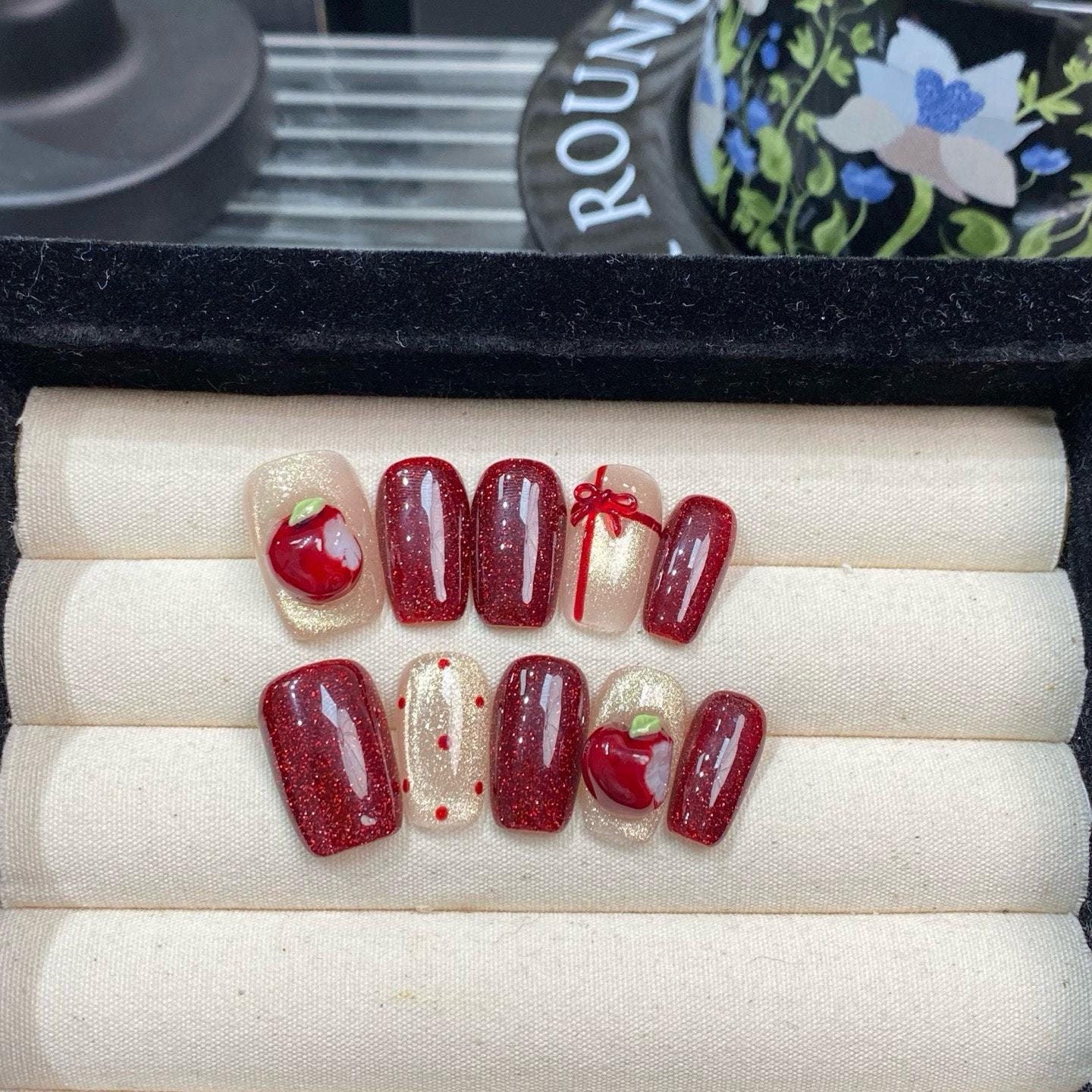 Ruby Apple Glow Press On Nails Manicure/Reusable/ Medium Square 22mm Ruby Apple Glow Press On Nails Manicure/Reusable/ Medium Square 22mm von MYNAILPRESS
