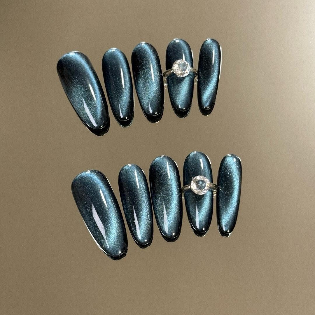 Teal Mirage Press On Nails Manicure/ Reusable/ Medium-Long Stiletto 24mm Teal Mirage Press On Nails Manicure/ Reusable/ Medium-Long Stiletto 24mm von MYNAILPRESS