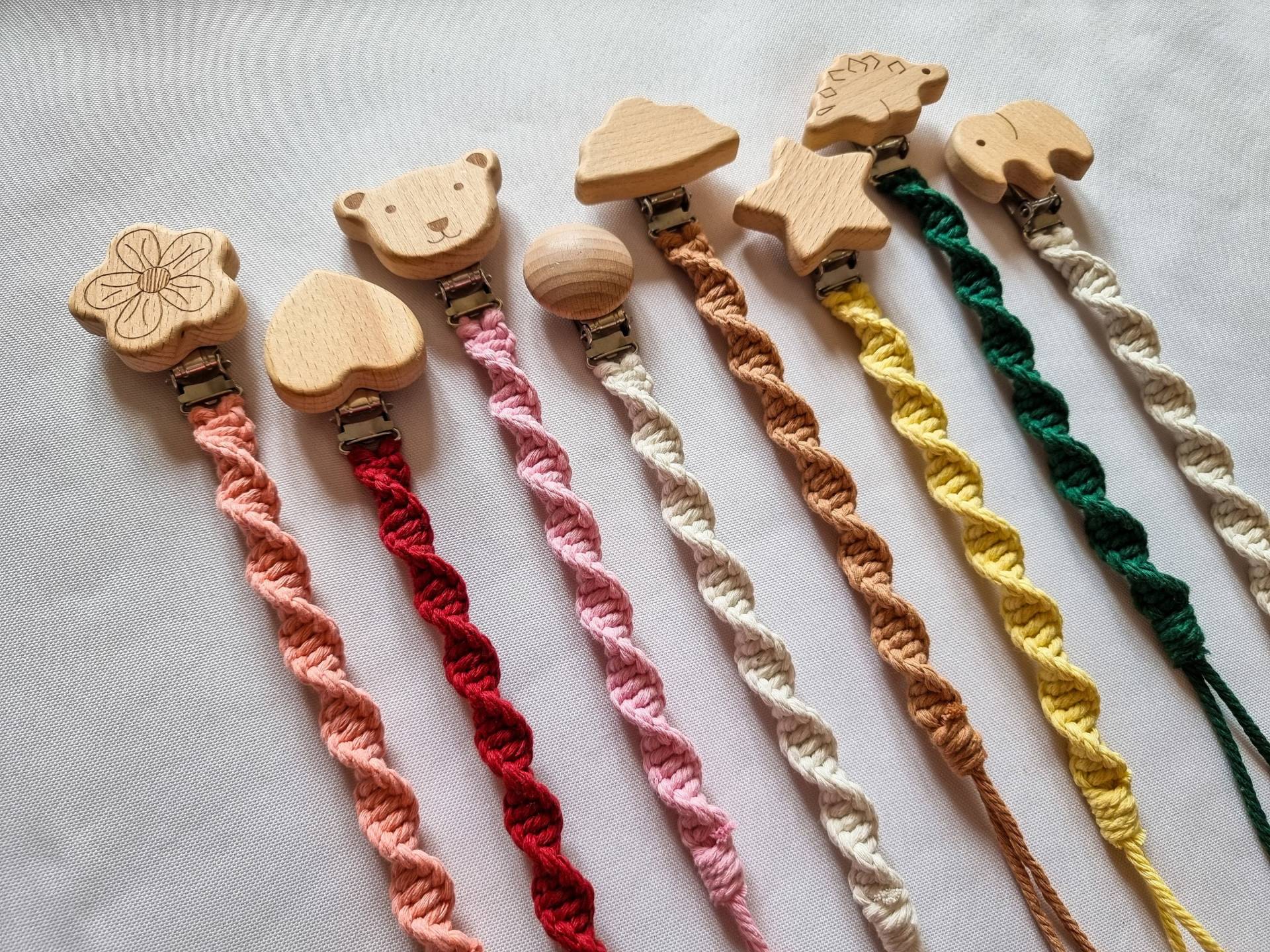 Baby Schnullerkette, Schnullerband, Babypartygeschenk Baby Schnullerkette, Schnullerband, Babypartygeschenk von MacramemakersUK