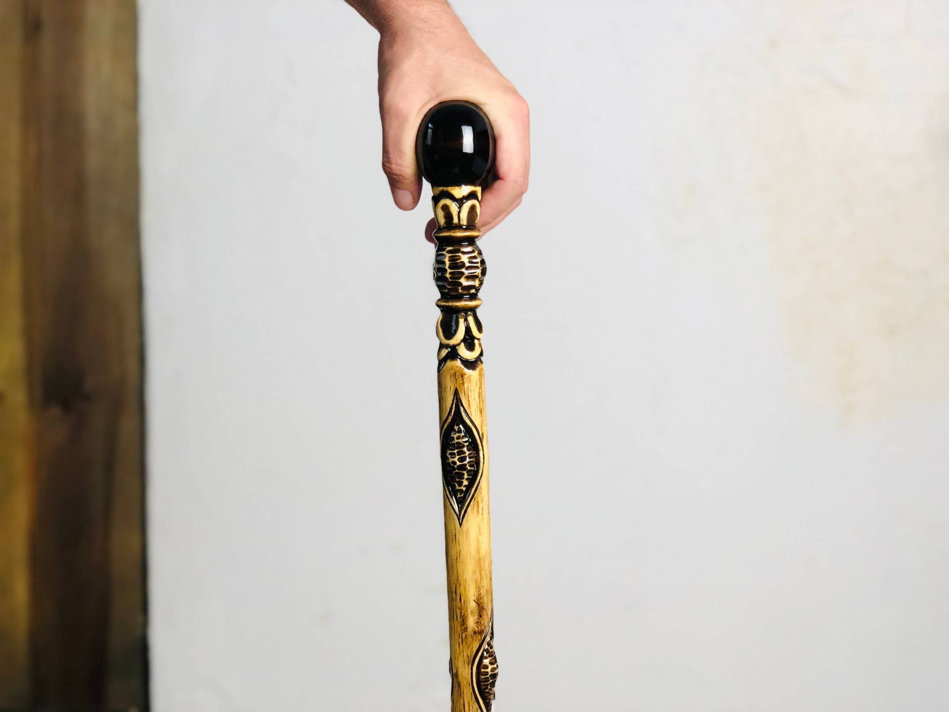 Holz Gehstock Schnitzen 90 cm, Kugel Gehstock, Schamanen Geschnitzter Oder Holz Gehstock Schnitzen 90 cm, Kugel Gehstock, Schamanen Geschnitzter Oder von MagicUmbrellas