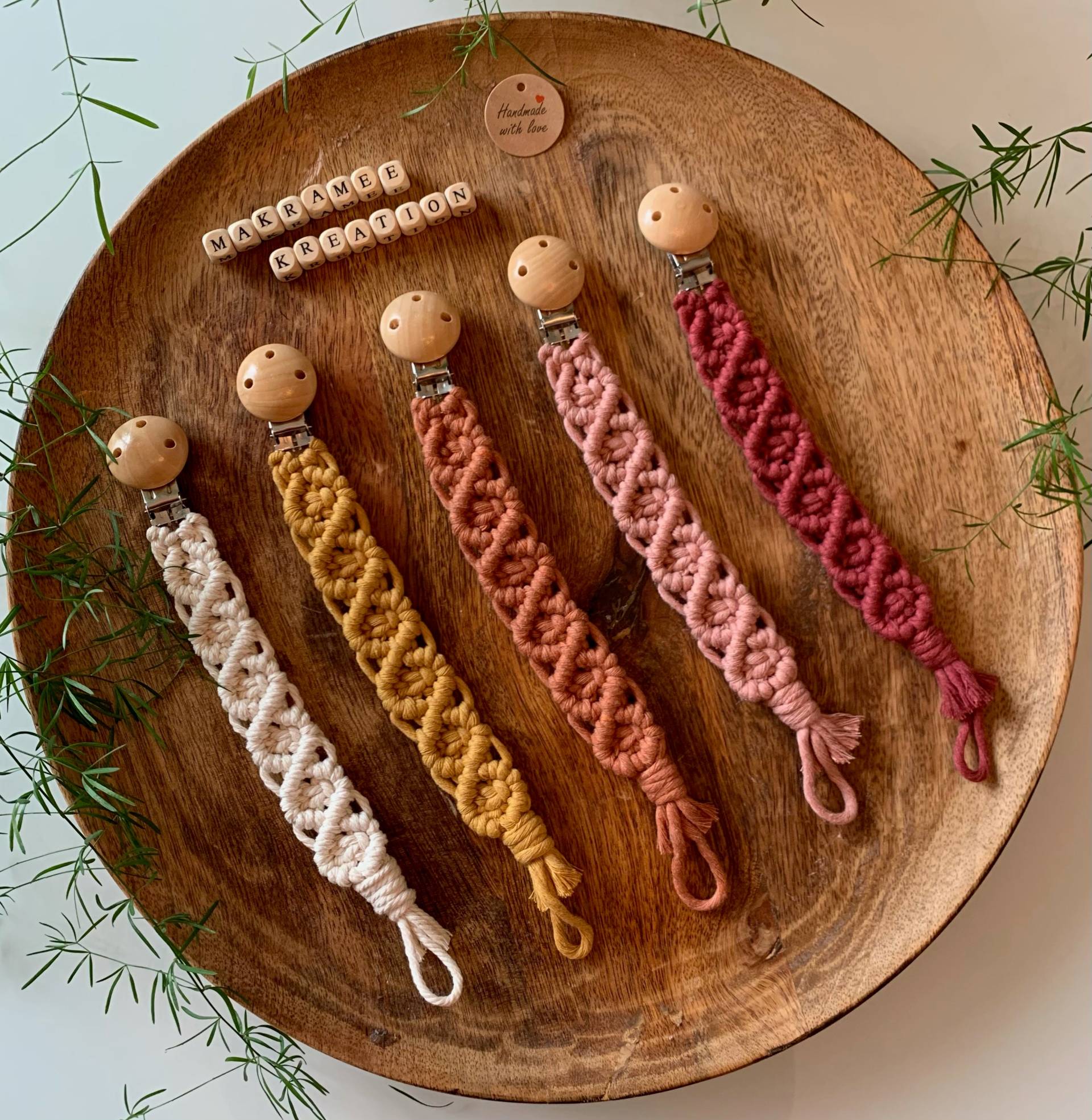 Makramee Schnullerkette Aus Baumwolle von MakrameeKreation
