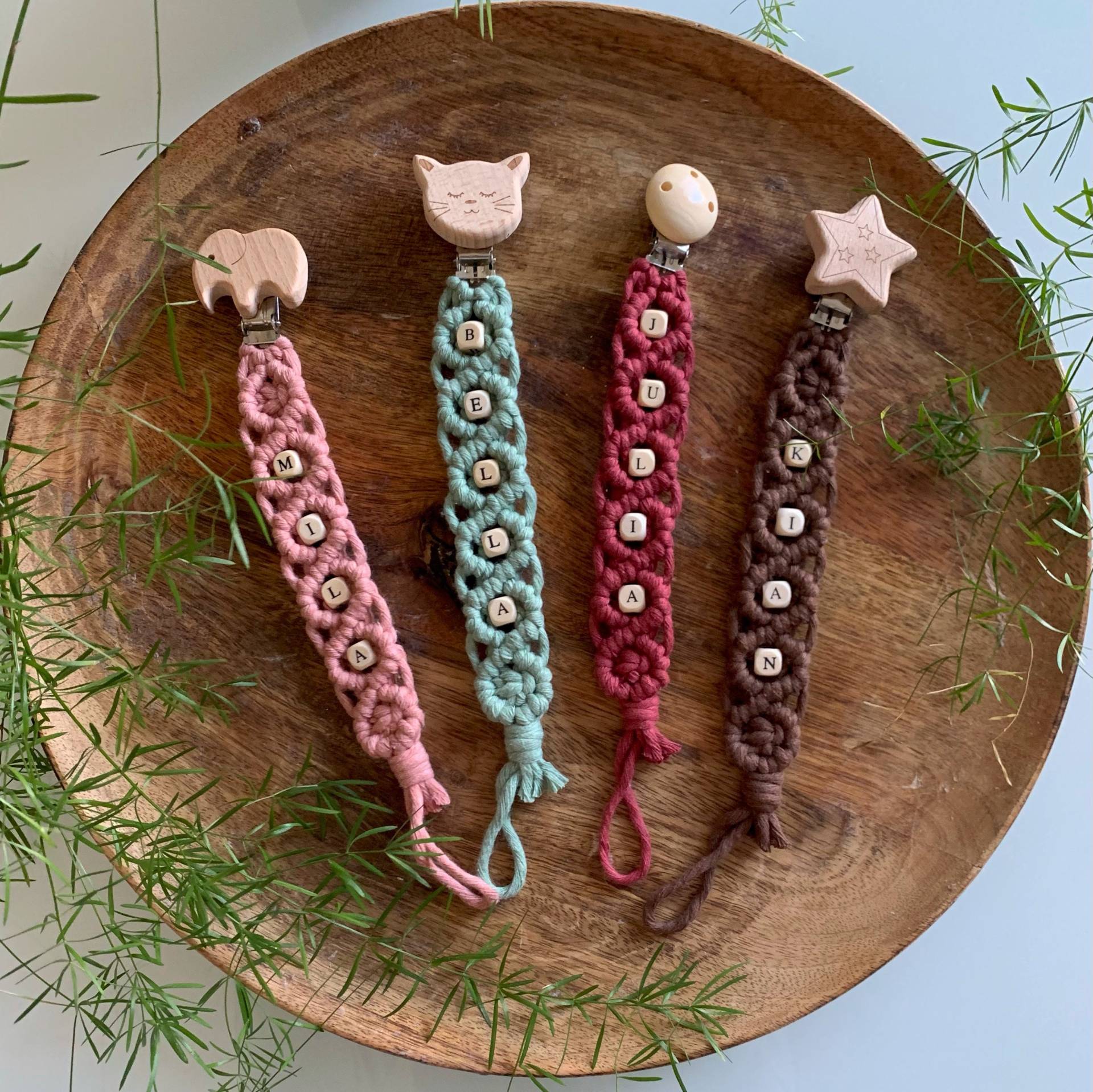 Makramee Schnullerkette Personalisiert Mit Namen von MakrameeKreation