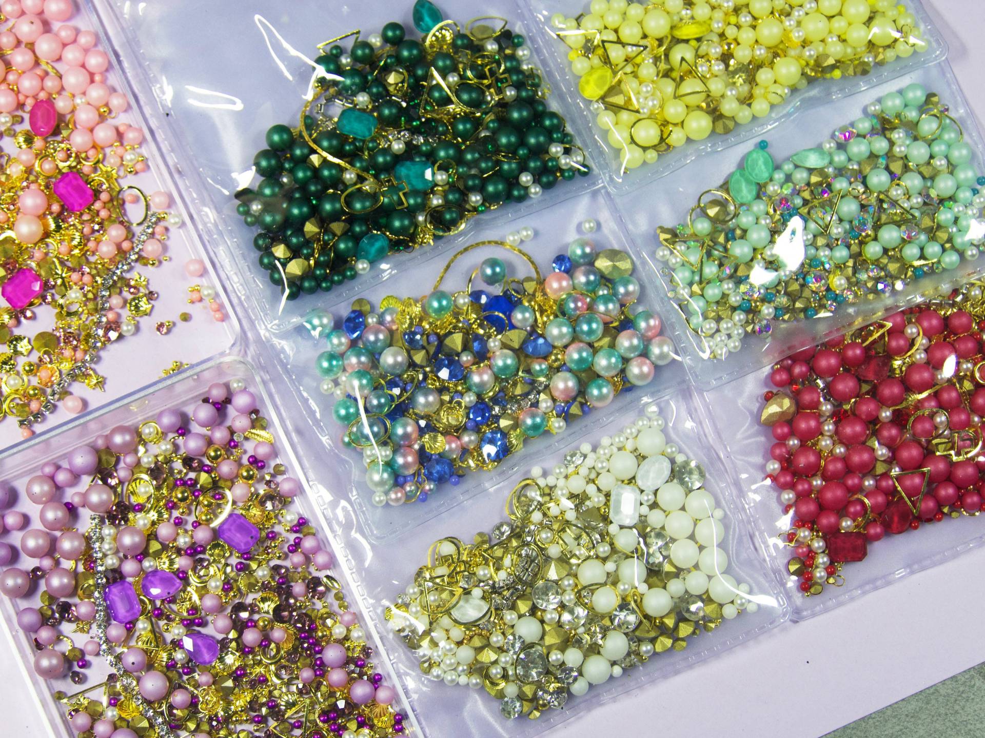 Mixed Pearls Opal Kristalle Abziehbild/Mokka Leuchtende Rhinestones Bolzen 3D Edelsteine Harz Handwerk & Nägel Mixing Gold Niet Charms von Makynail