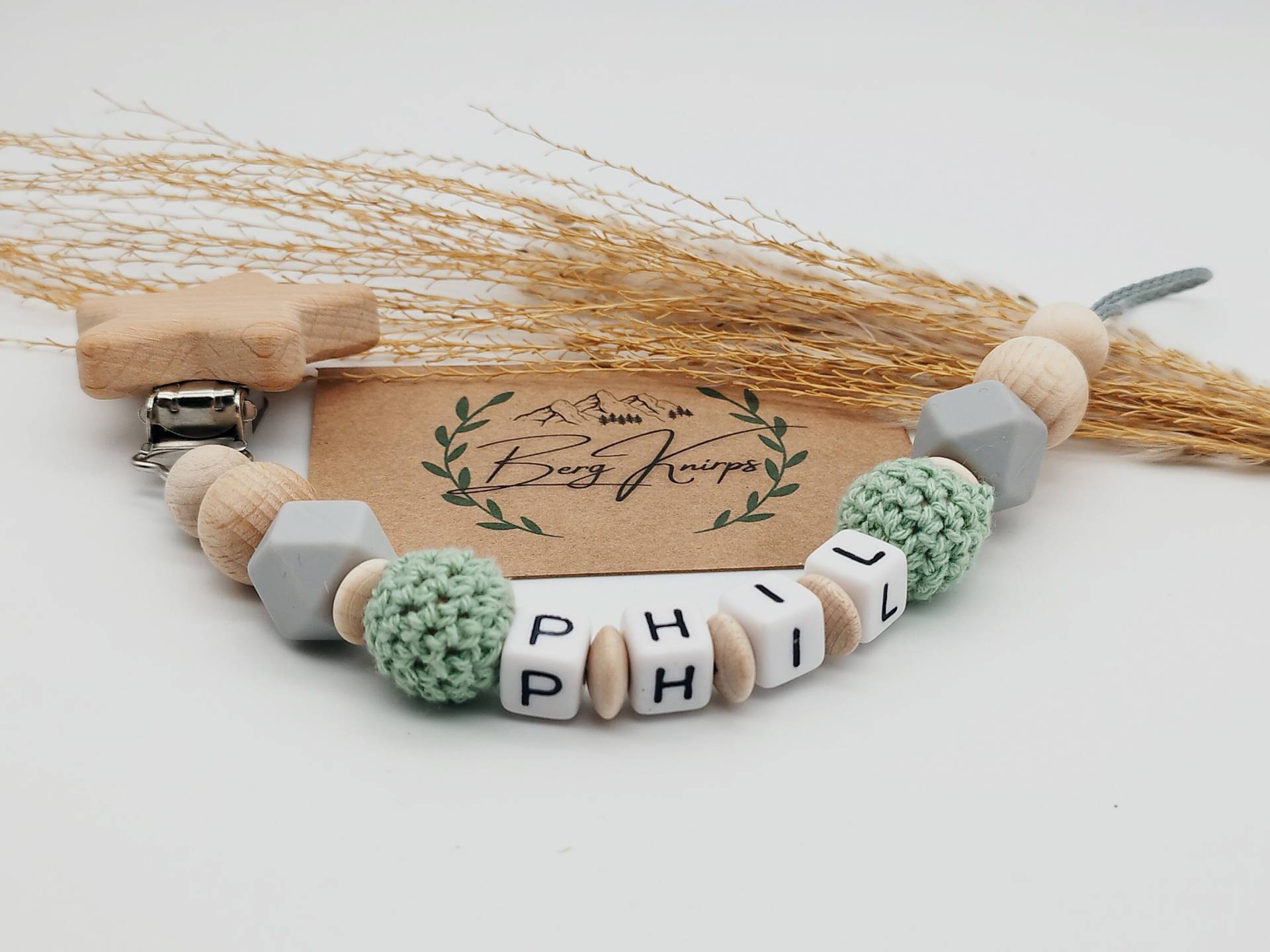 Schnullerhalter Mit Namen Jungen Mintgrün Grau Personalisiert Schnullerhalter Mit Namen Jungen Mintgrün Grau Personalisiert von ManufakturBergKnirps
