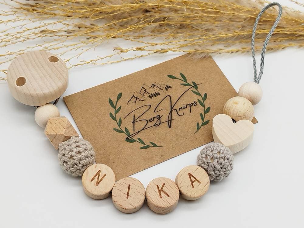 Schnullerkette Mit Namen Jungen Mädchen Personalisiert Schnullerkette Mit Namen Jungen Mädchen Personalisiert von ManufakturBergKnirps