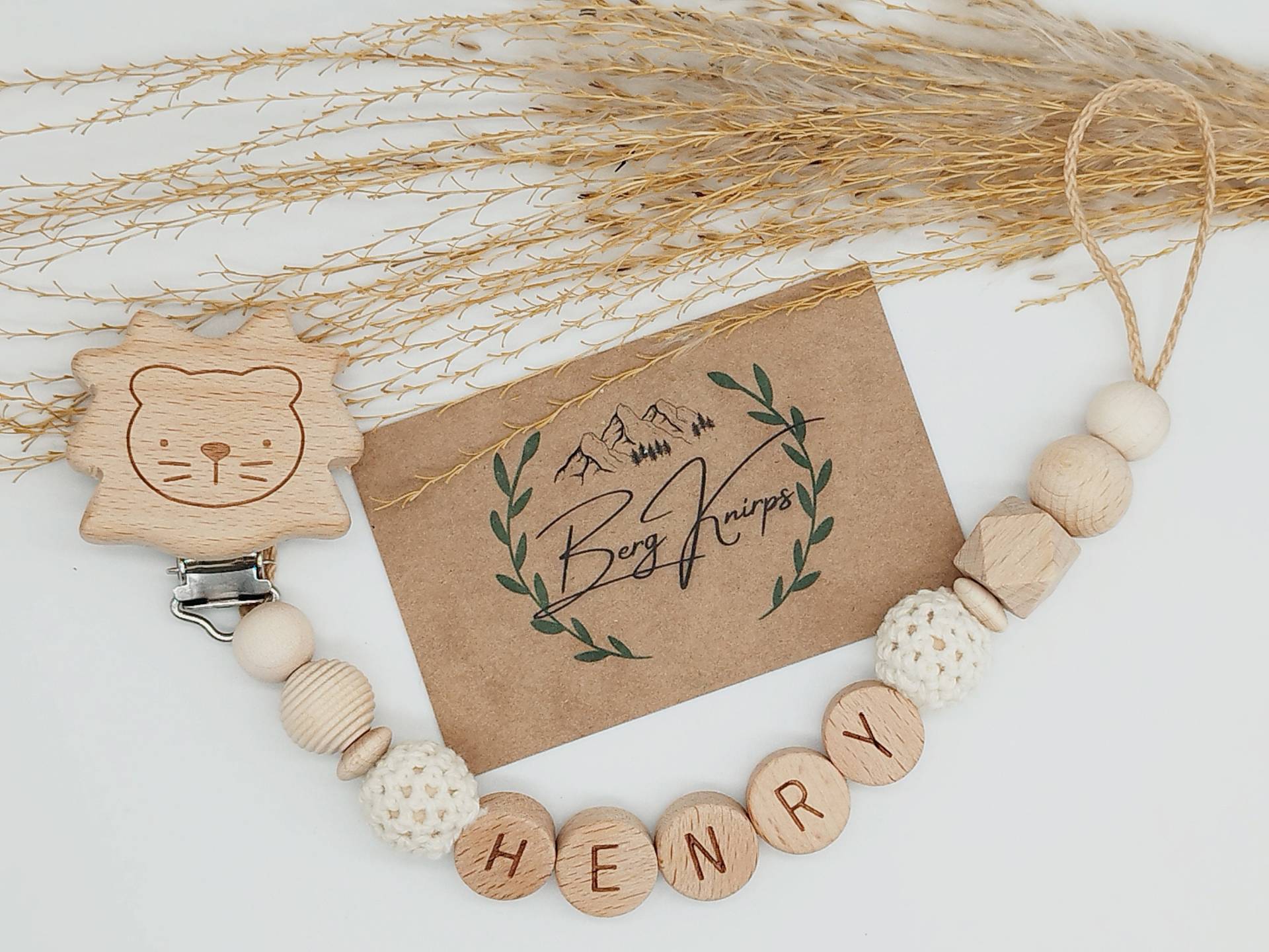 Schnullerkette Personalisiert Mit Namen Jungen Mädchen Beige Schnullerkette Personalisiert Mit Namen Jungen Mädchen Beige von ManufakturBergKnirps
