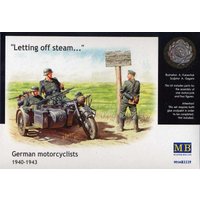 German Motorcyclists 1940-42 von Master Box Plastic Kits