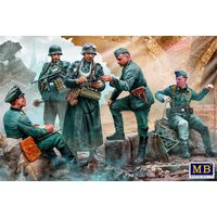 German military men, WWII era German military men, WWII era von Master Box Plastic Kits