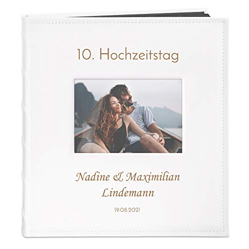 Maverton Fotoalbum zum Selbstgestalten mit Bildausschnitt + mit Gravur - für 240 Fotos im Format 10x15-60 schwarze Seiten Größe 33x30cm - Weiß - Geschenk zur Hochzeit zum Hochzeitstag - Monogramm 1 von Maverton