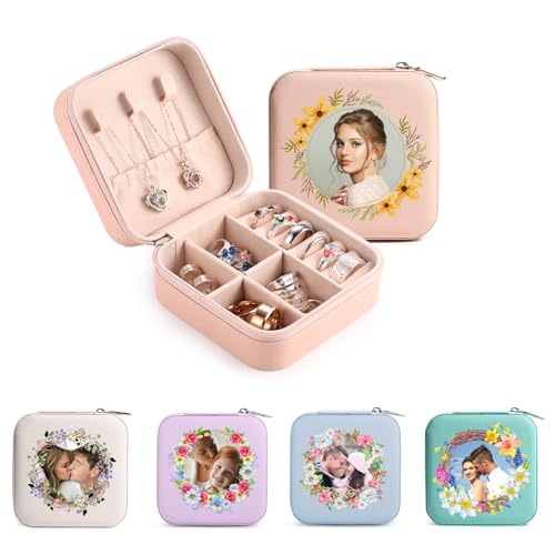 MeMeDIY Personalisierte Schmuckschatulle mit Namen/Blume Individuelles Leder Reise-Schmuckkästchen Schmuck-Organizer-Box Hochzeit Brautjungfer Geschenke für Frauen und Mütter -H4 MeMeDIY Personalisierte Schmuckschatulle mit Namen/Blume Individuelles Leder Reise-Schmuckkästchen Schmuck-Organizer-Box Hochzeit Brautjungfer Geschenke für Frauen und Mütter -H4 von MeMeDIY