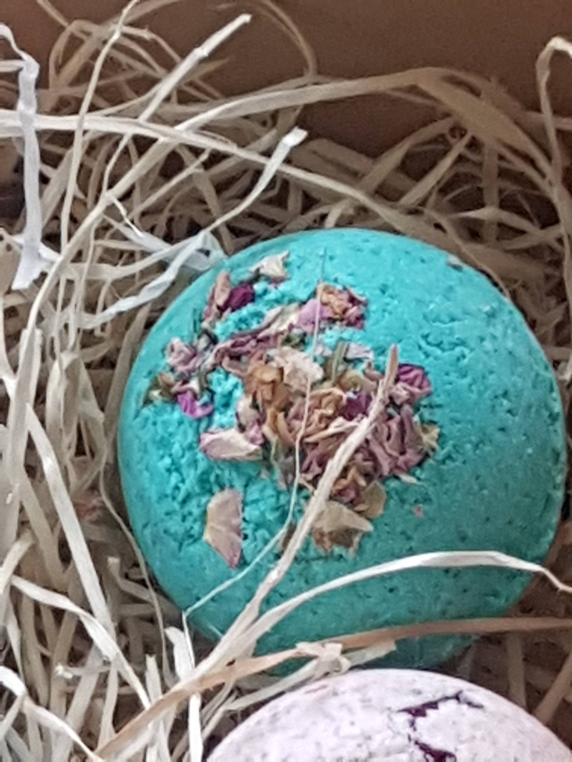 4 Badekugeln Circa 125G Je Kugel - Geschenkbox Badebomben, Vegan, Nikolaus, Valentinstag Bath Bombs As Gift Box, No Palm Oil 4 Badekugeln Circa 125G Je Kugel - Geschenkbox Badebomben, Vegan, Nikolaus, Valentinstag Bath Bombs As Gift Box, No Palm Oil von MiaCaroDesign