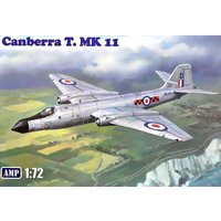 Canberra T.MK11 von Micro Mir